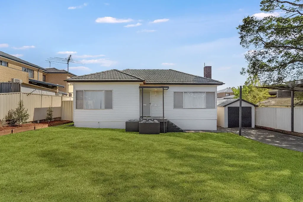 Chester Hill 3બેડરૂમ Fully Renovated 3-Bedroom Home with Development Potential - Must Be Sold