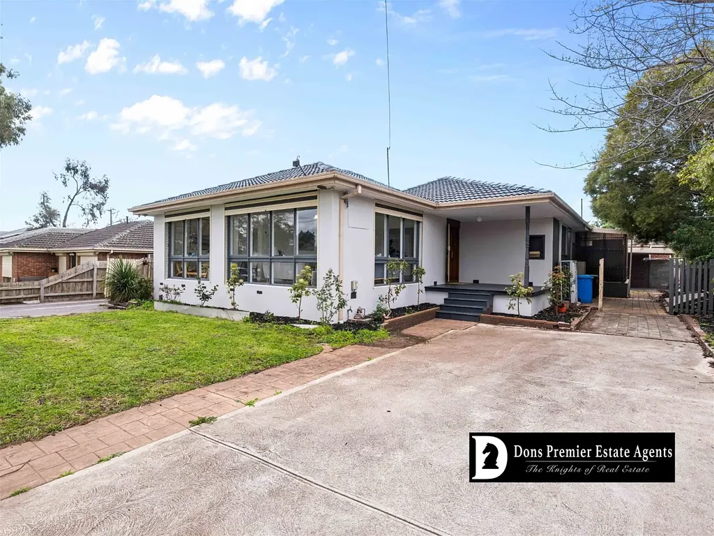 Cranbourne 4ห้องนอน Modern Comfort in Cranbourne  4 Bedroom Family Home