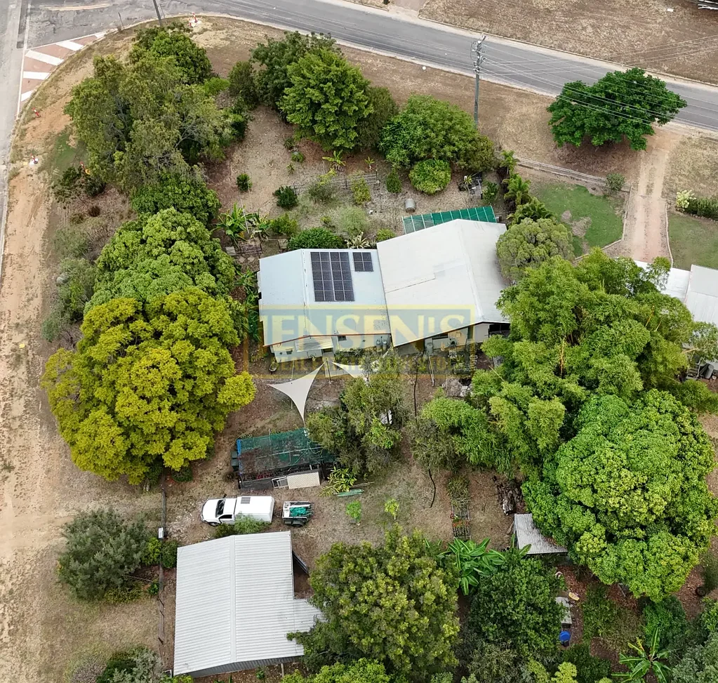 Mosman Park 5ห้องนอน **Dual Living: Two Homes in One on a Spacious 2,493 m² Corner Lot!**