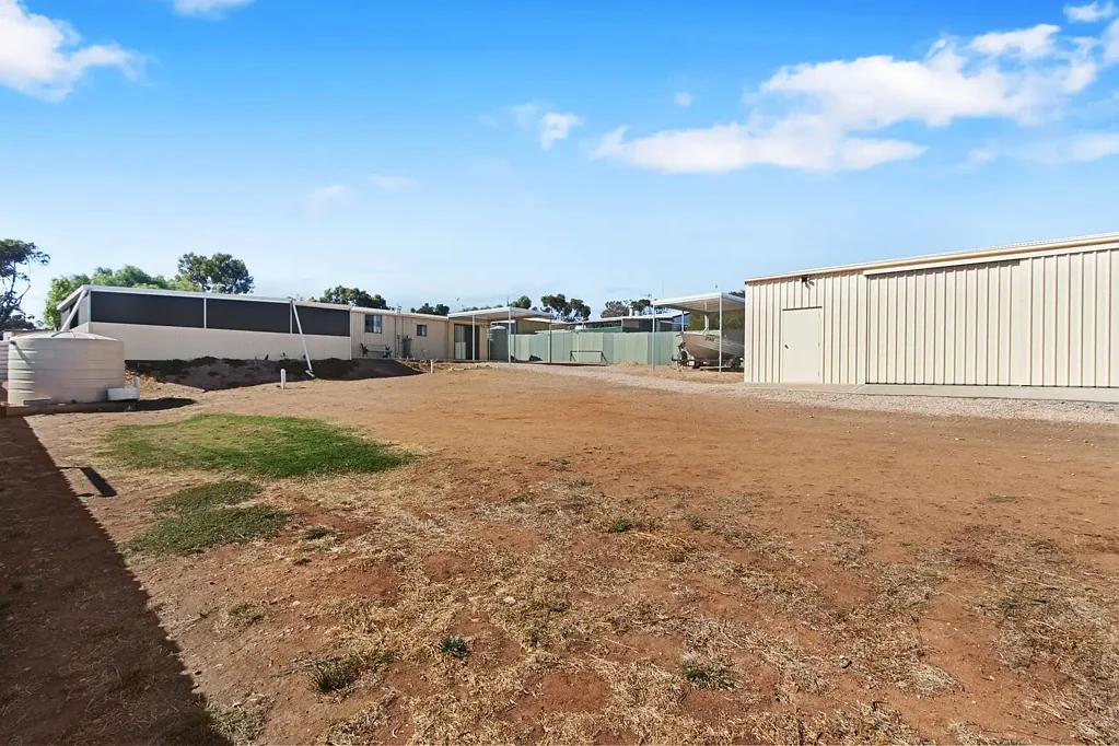 7 First Street, Tickera, SA 5555