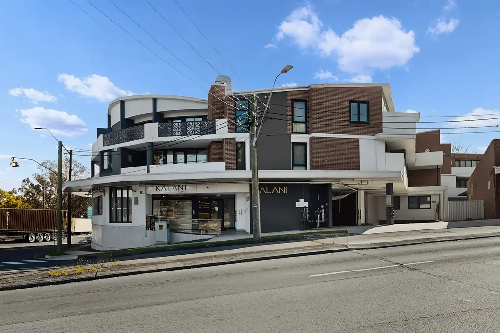 Bass Hill 2chambre Stylish Top-Floor Apartment with Lifestyle Convenience