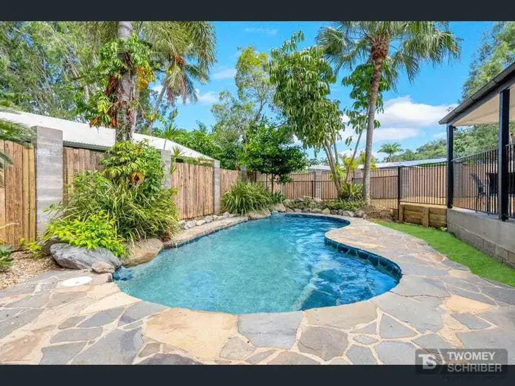 Charming Family Home with Granny Flat Backing onto Parklands – Trinity Beach