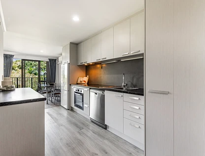 3H/1 Wadier Place, Henderson, Waitakere City, 2 ਕਮਰੇ, 1 ਬਾਥਰੂਮ, Apartment