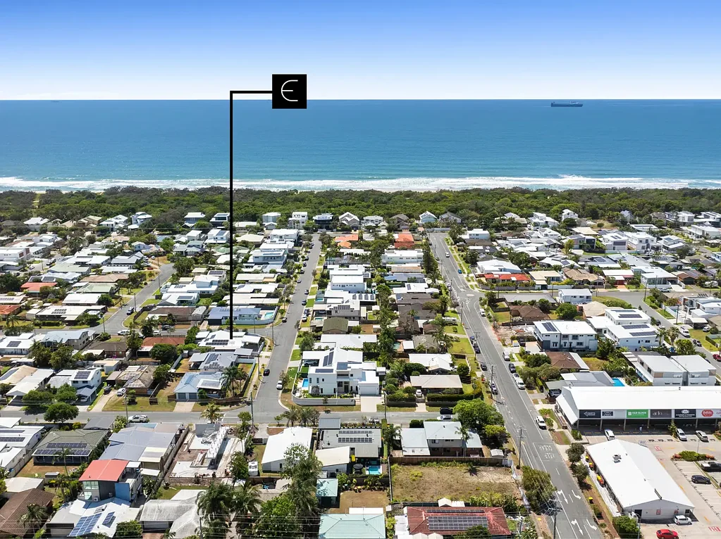 Warana 3ห้องนอน Beachside Living – One Street from the Sand