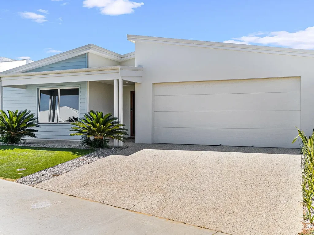 4 Lauderdale Road, Madora Bay, WA 6210