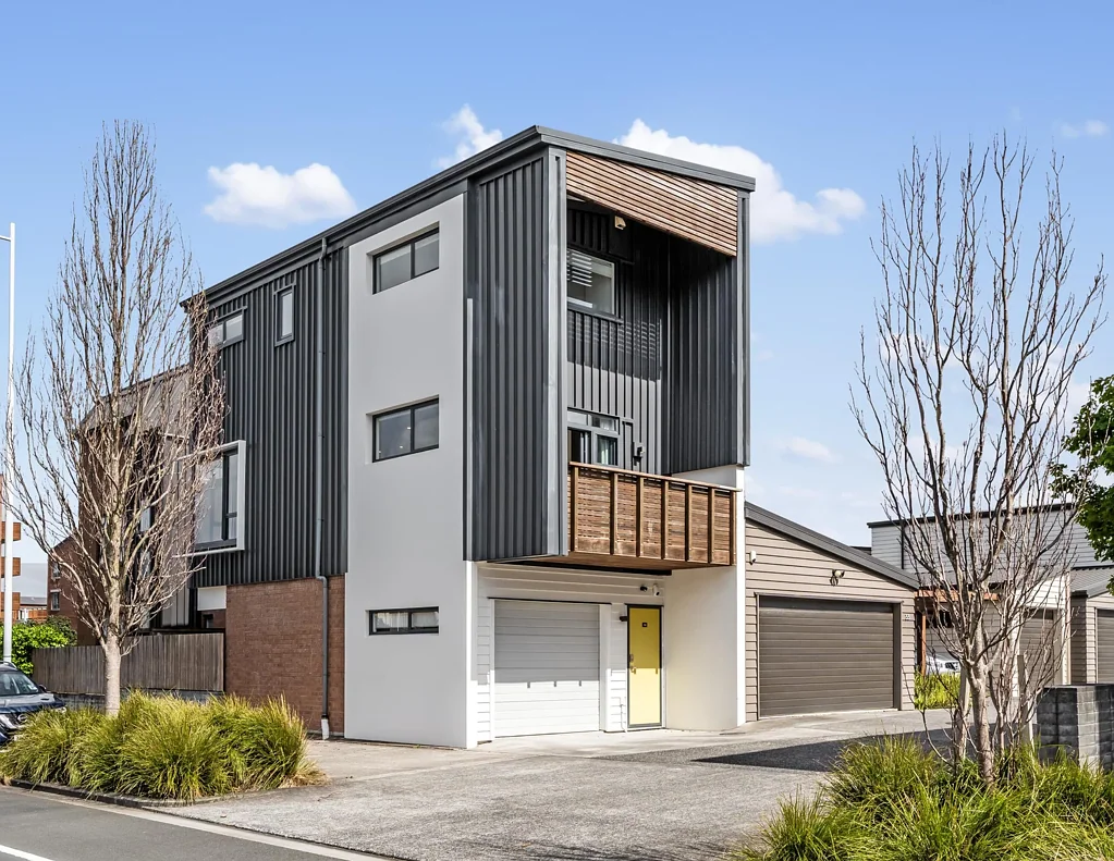 Modern End-Unit Townhouse with Garage + Unbeatable Hobsonville Lifestyle