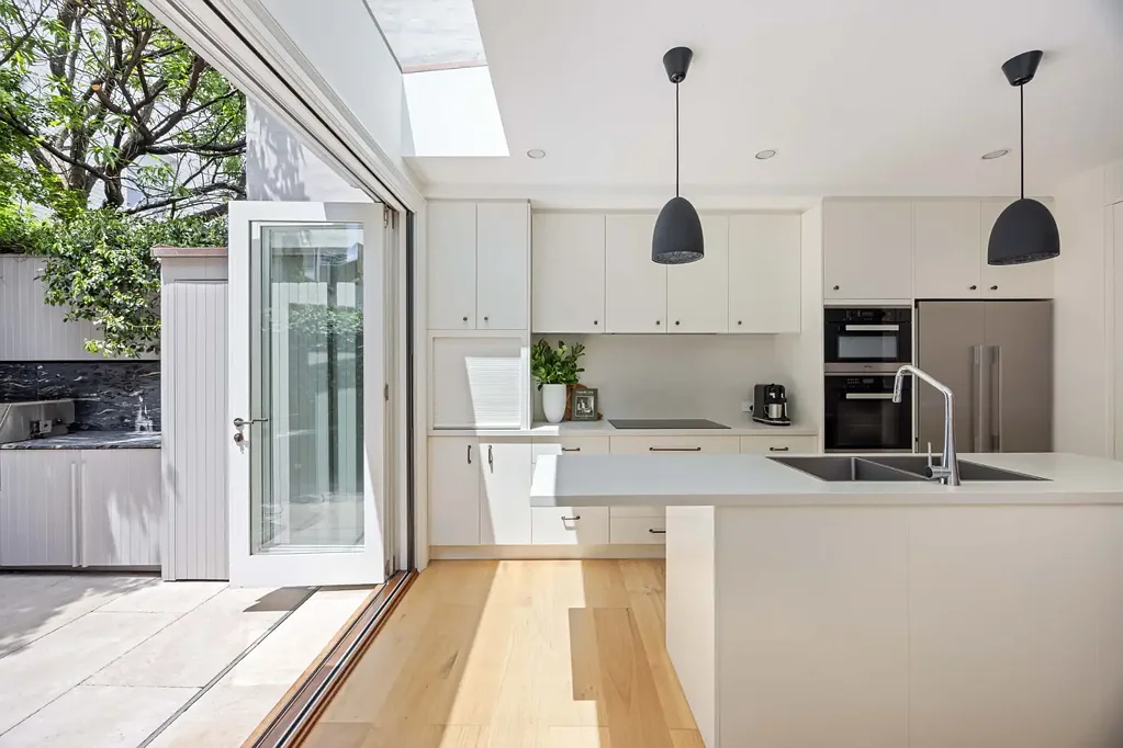 Furnished residence in premier village address