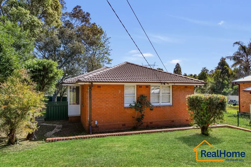 Modern 3-Bedroom Family Home For Rent With Solar & Ducted Air-condition