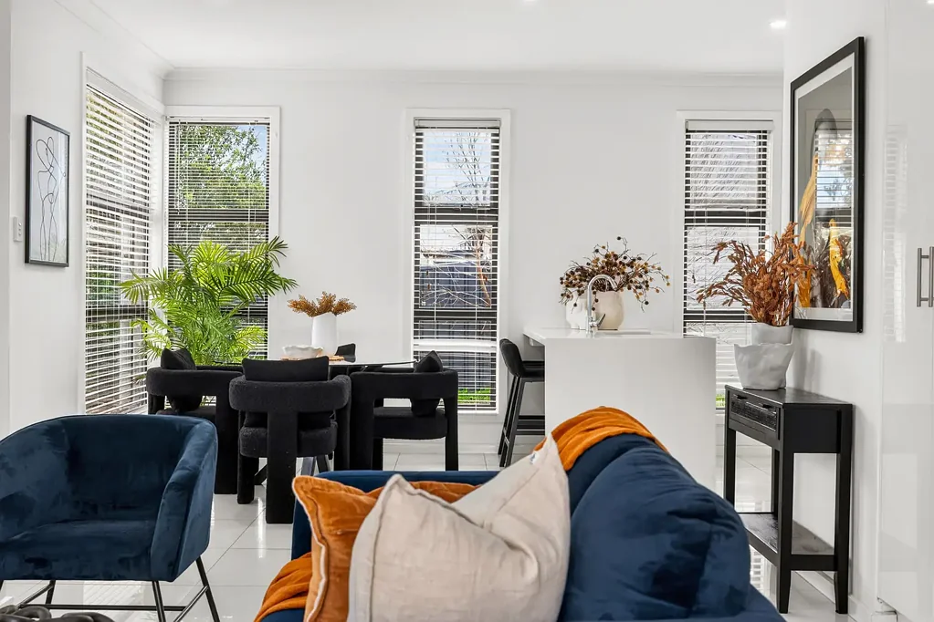 Tranmere 3બેડરૂમ Street-Front Sophistication with a Private Entertainer's Courtyard