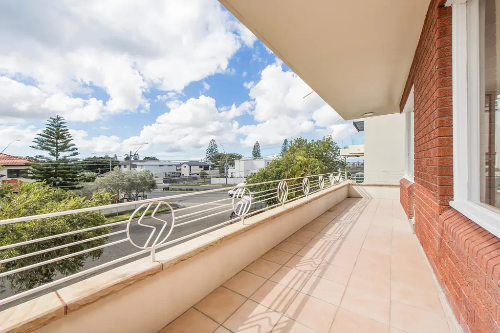 Beachfront Living with Spectacular Views