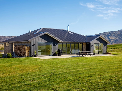 Alexandra 3Habitaciones Modern Home, Developed Land & Perfectly Positioned