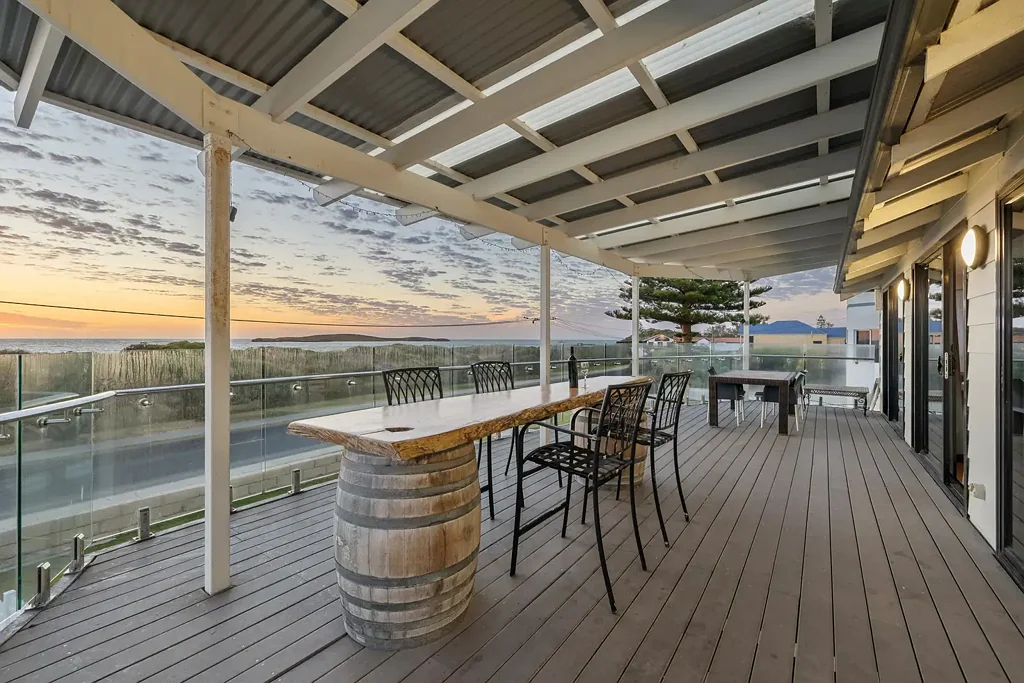 11 Gingin Road, Lancelin, WA 6044