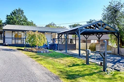 8 Ridge Court, Launching Place