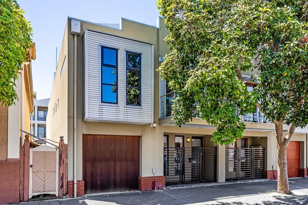 A UNIQUE OPPORTUNITY IN THE PORT IT WON'T LAST LONG (Please register first to be notified of open as occupied)