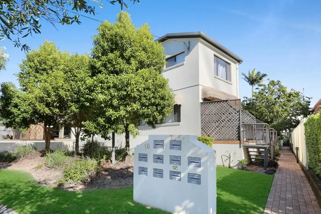 4/16 Lather Street, Southport, QLD 4215