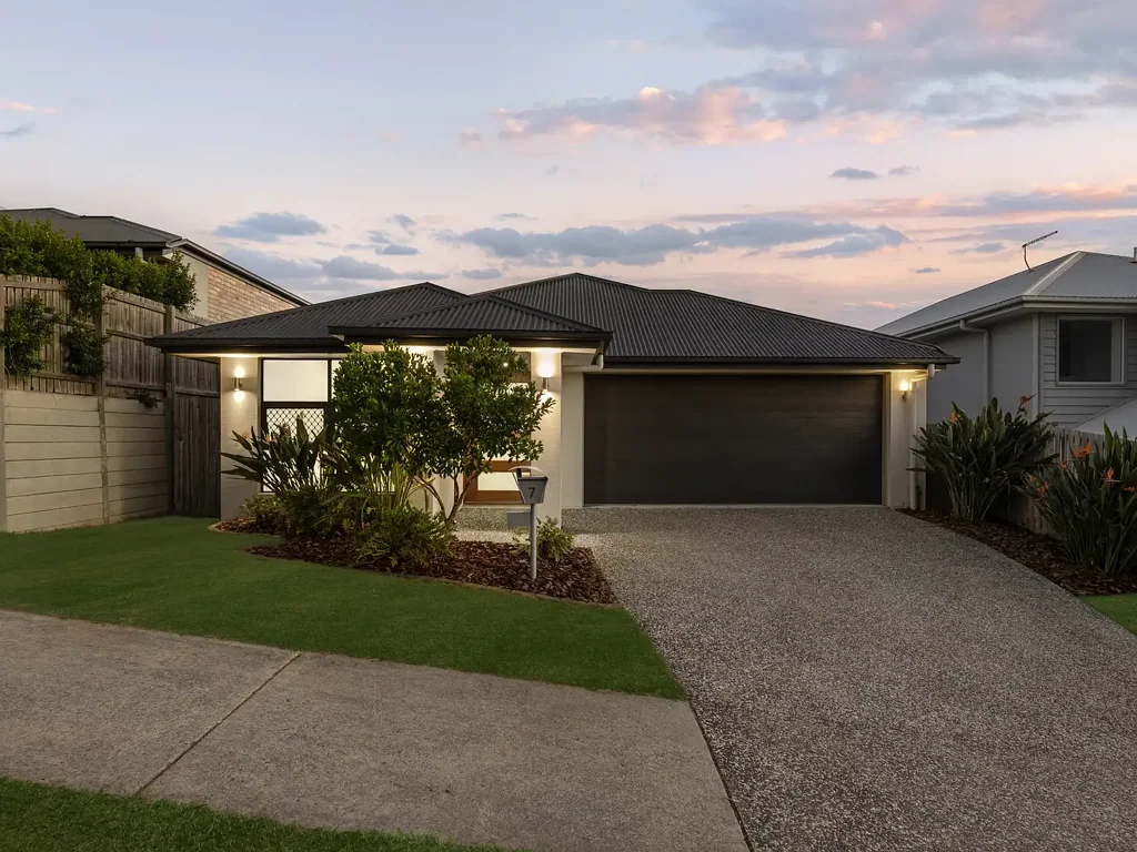 7 Flyers Street, Spring Mountain, QLD 4300