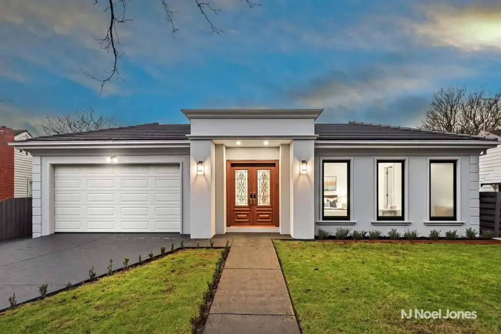 Ringwood East 4房 奢华生活的全新标杆 A Brand New Benchmark In Luxury Living