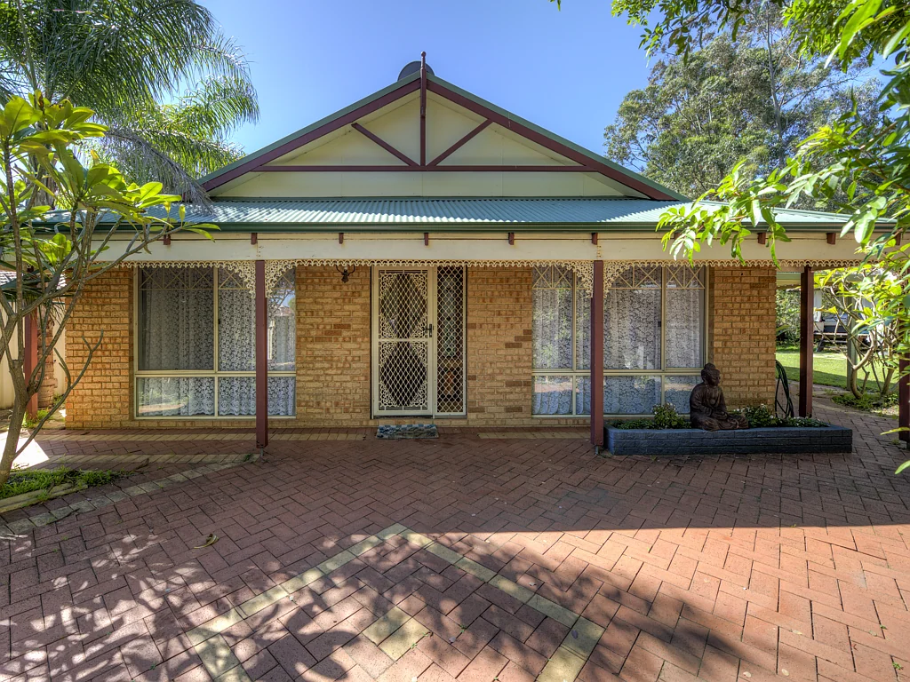 19 Mineral Place, Forrestfield, WA 6058