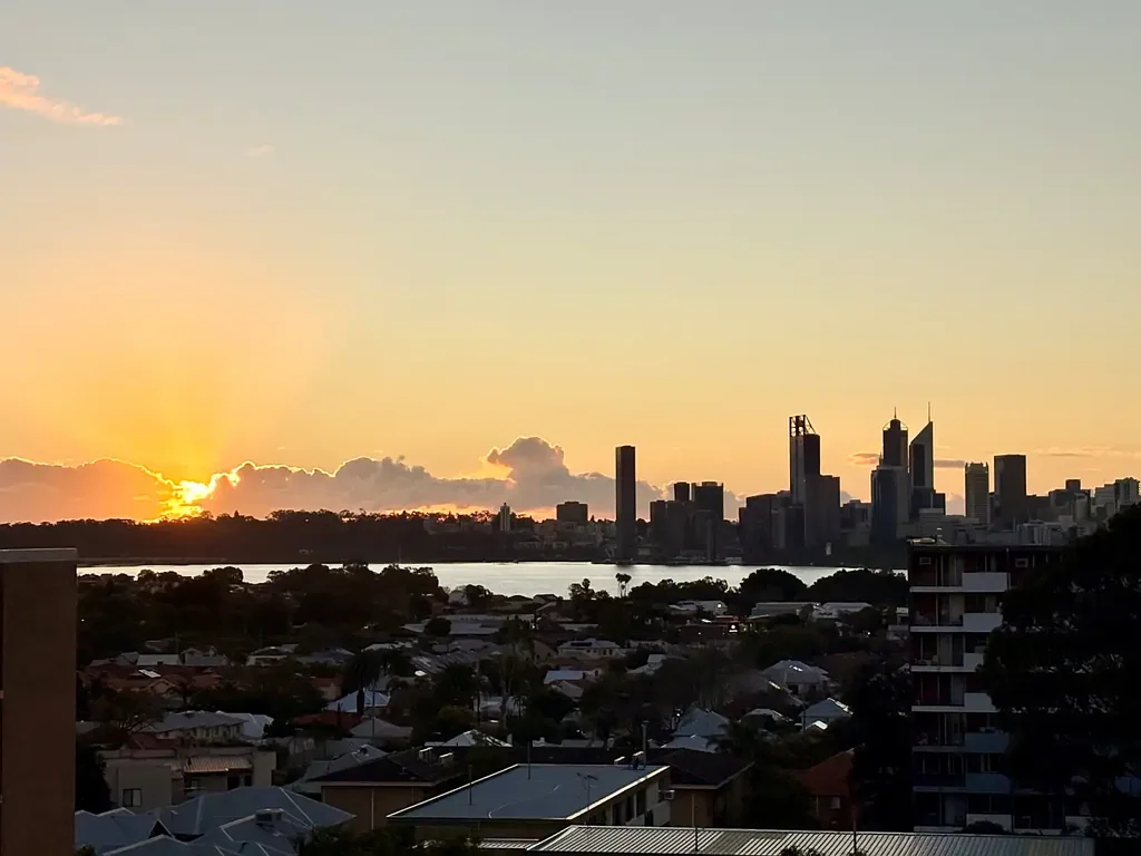 Top-Floor unit with Stunning Views of the City!