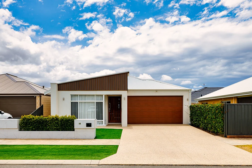 10 Breccia Grove, Piara Waters, WA 6112