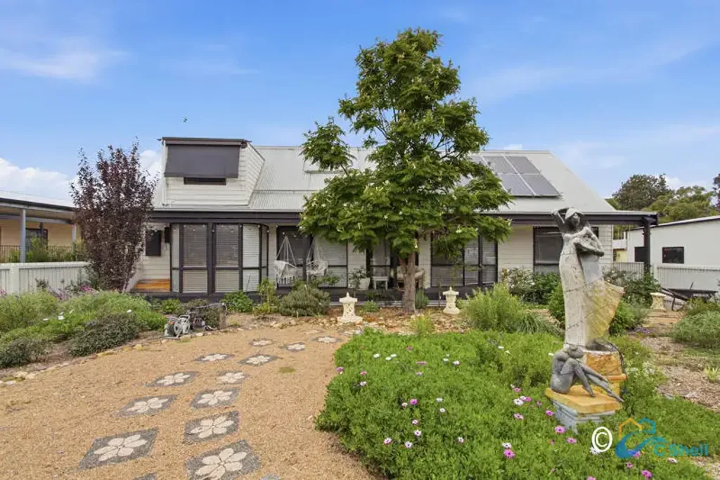 Loch Sport 3房  DOUBLE BLOCK WALKING DISTANCE TO THE WATER AND HEART OF THE TOWNSHIP