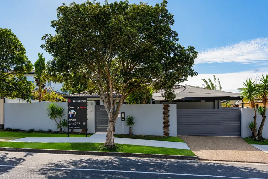 Hollywell 5房  Spacious Family Sanctuary with Private Courtyard Pool & 2 Ensuited Bedrooms