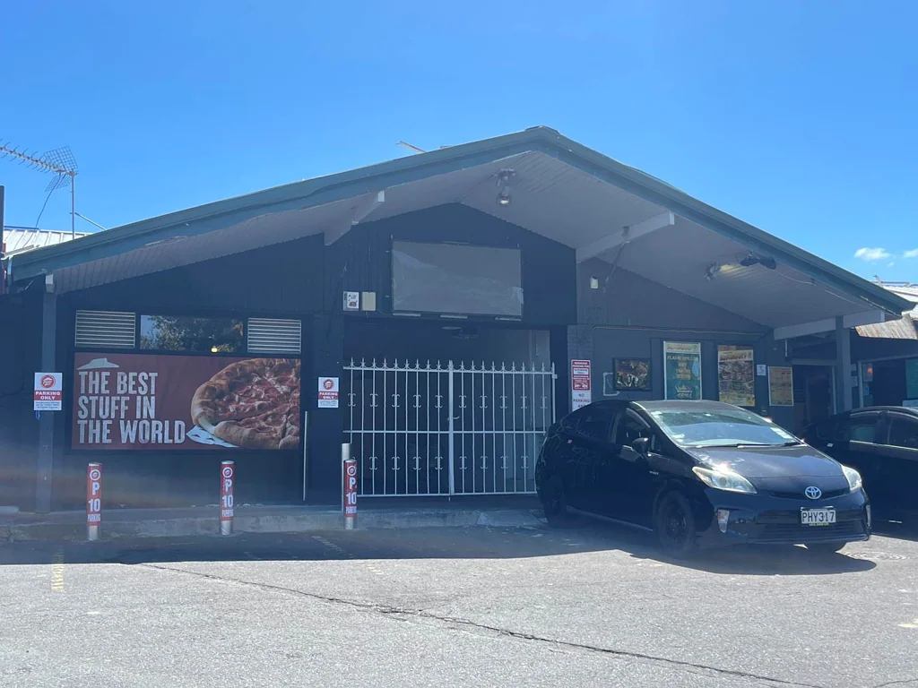 Hillcrest  VACANT RESTAURANT