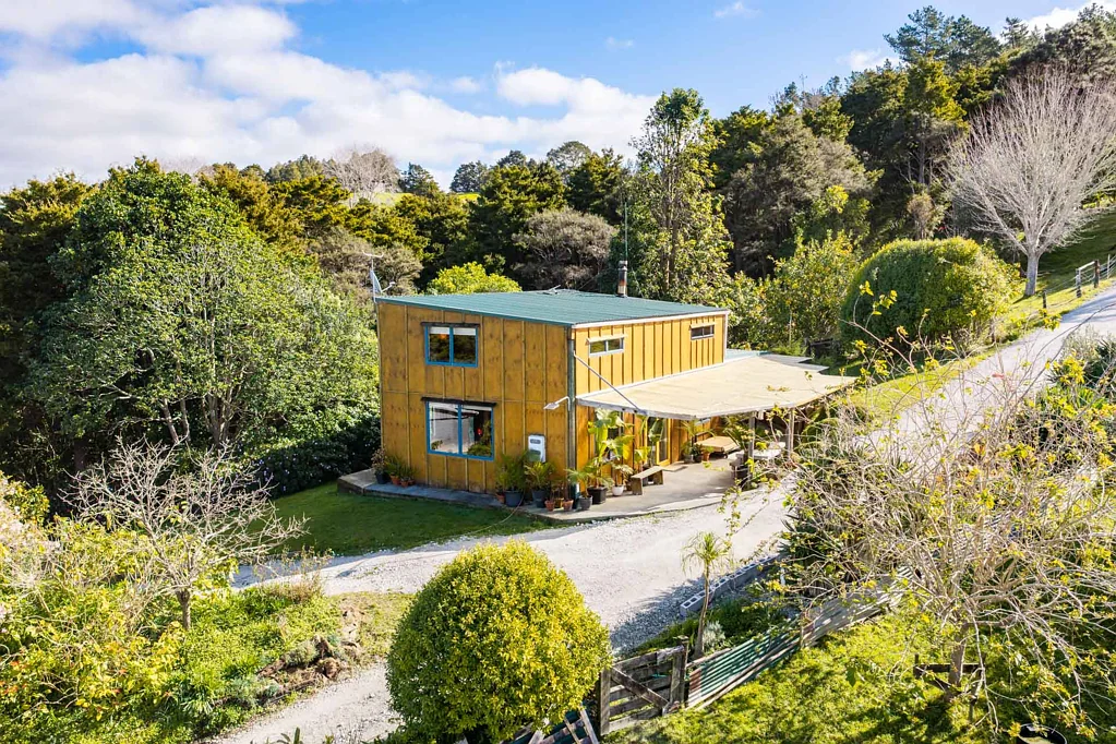 Paparoa 2chambre Thirty Years of Growing Legacy