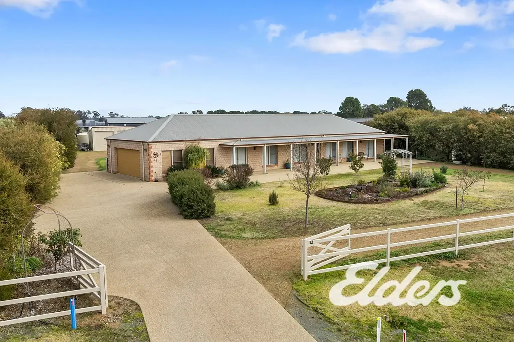 Mulwala 4 Bedroom Custom Luxury on Over an Acre
