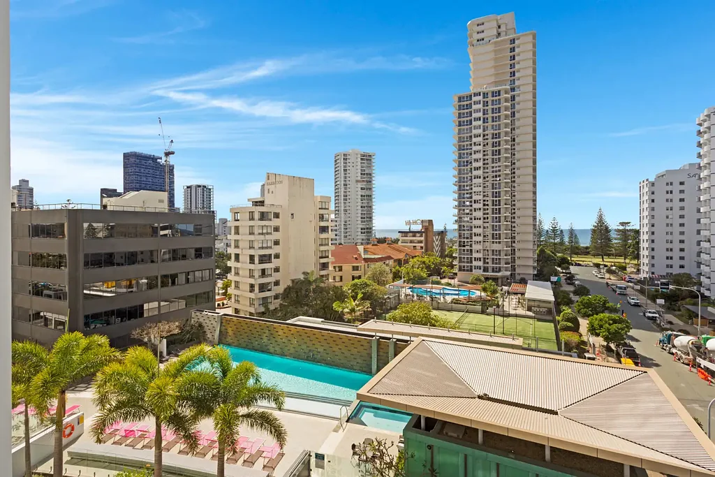 Broadbeach 3部屋 OCEAN & CITY SKYLINE VIEWS IN PRIME BROADBEACH LOCATION - MUST AND WILL BE SOLD!!