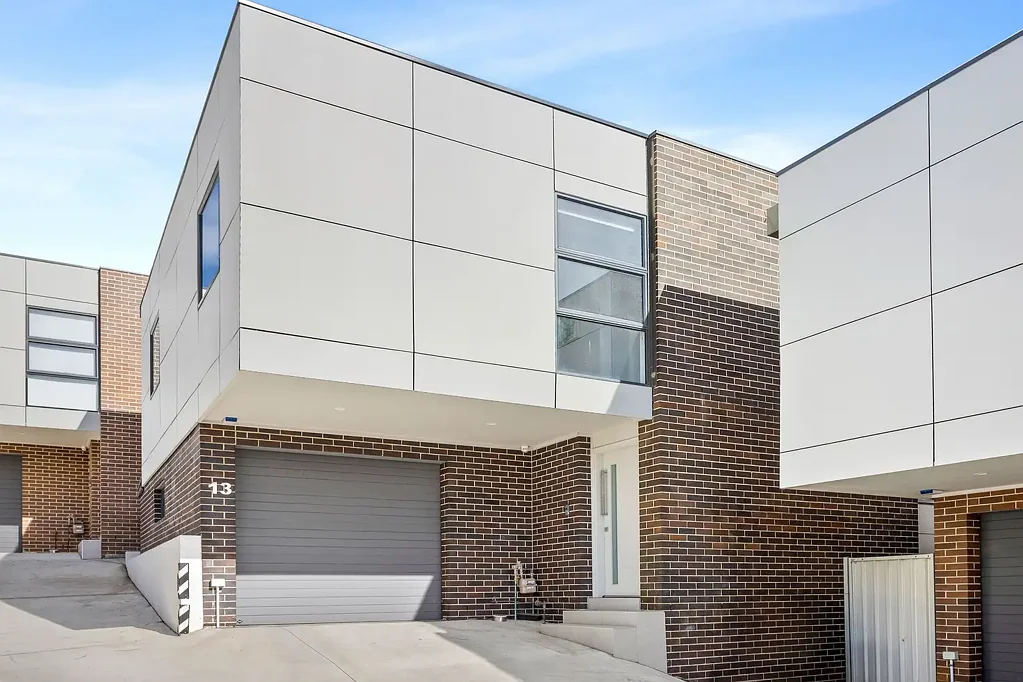 Wollongong 3 Slaapkamer High return = Rented @ $980 per week