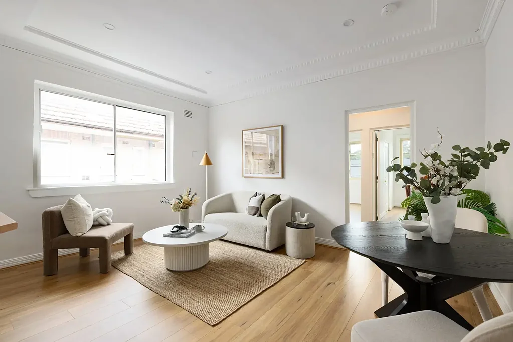 Fresh, light-filled art deco apartment