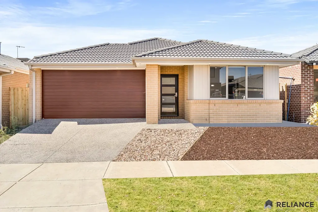 Modern Elegance & Spacious Living - A Lifestyle to Love in Mickleham