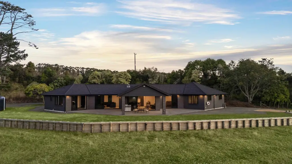 Pukekohe East 3ਬੈੱਡਰੂਮ !!! PRICE DROPPED - $100,000 - ACT NOW !!!