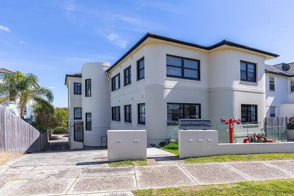 Vaucluse 2房 空间、宁静与 Vaucluse 生活方式。 Space, Serenity & the Vaucluse Lifestyle.