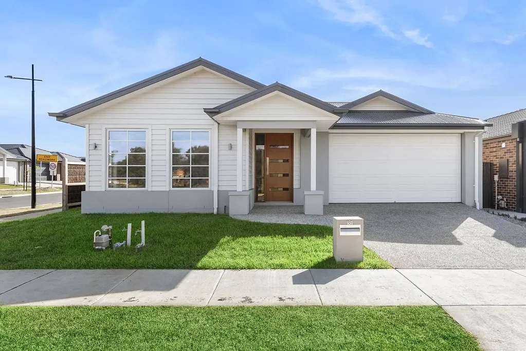 Armstrong Creek 4 Bedroom Brand New, High End, Family Home!
