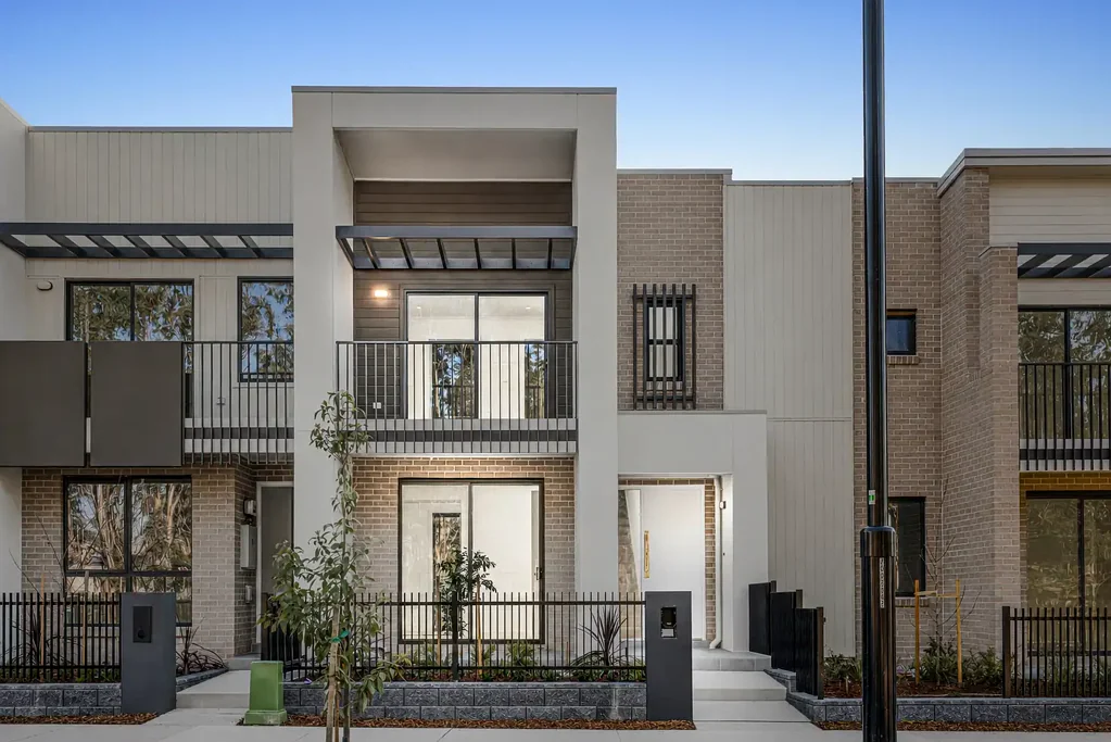 Modern Family Living in a Quiet Oran Park Location