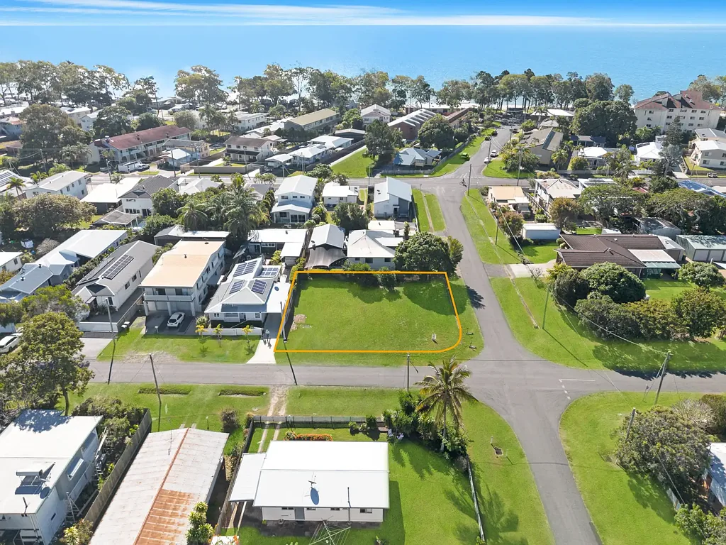 20 Ocean Street, Torquay, QLD 4655