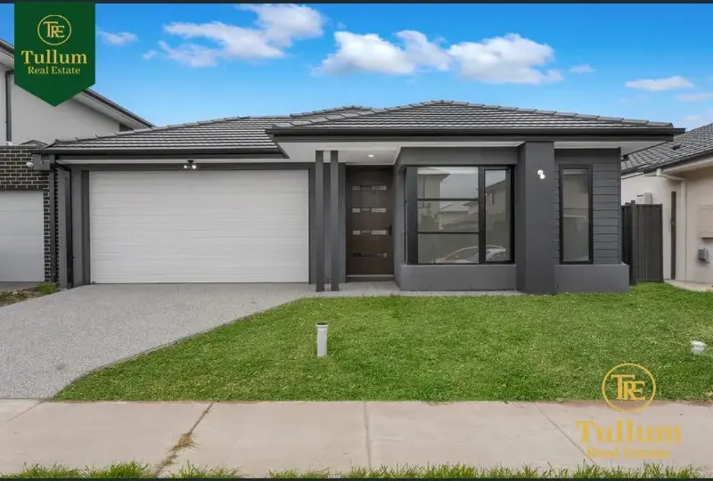 Stylish 4-Bedroom Family Home in  Clyde North