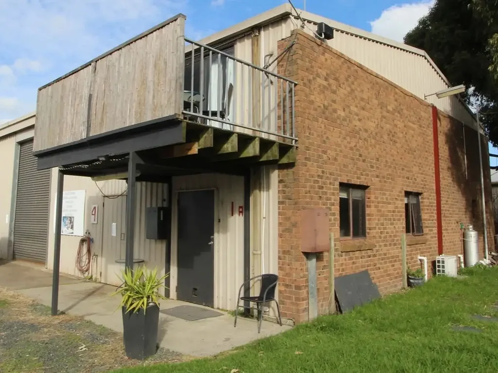 2 Bedroom townhouse in Industrial Area