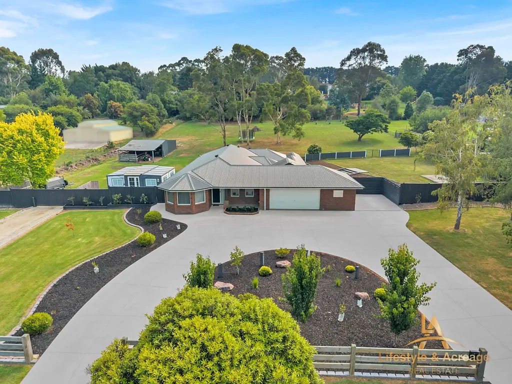 5 Nottingham Court, Drouin, VIC 3818