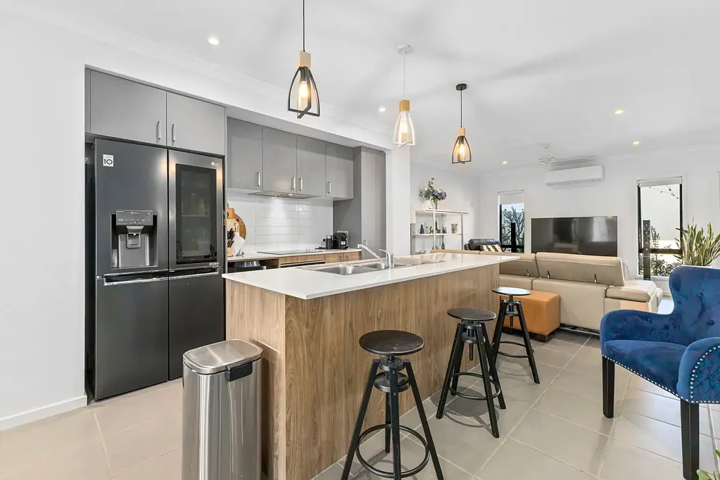 Spring Mountain 4બેડરૂમ For Sale