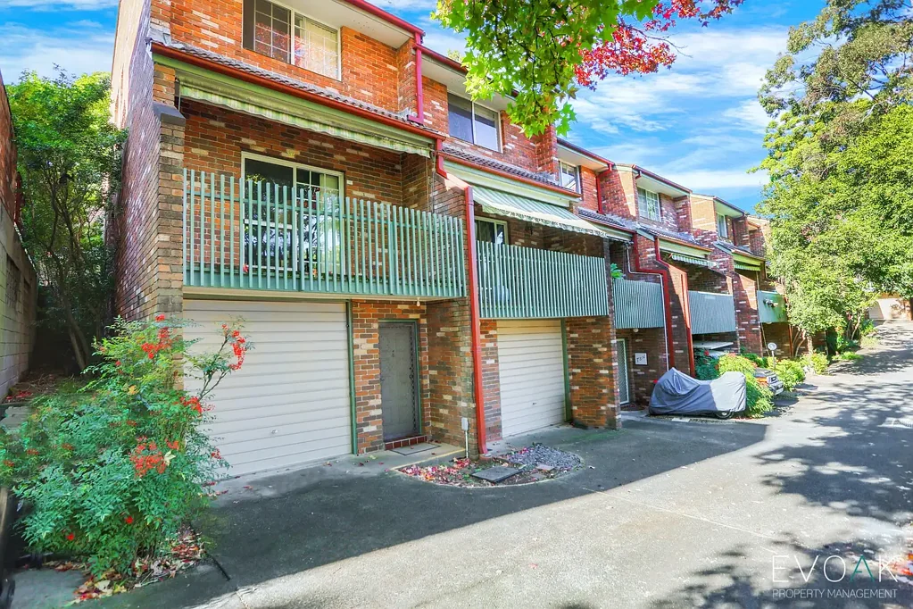 Spacious 2-Bedroom Townhouse!