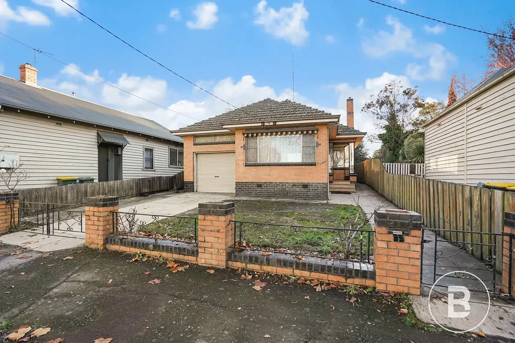 Ballarat Central 3房  THREE BEDROOM BRICK VENEER IN CONVENIENT CENTRAL LOCATION