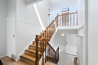 Spacious Family Home with Pool in Castor Bay
