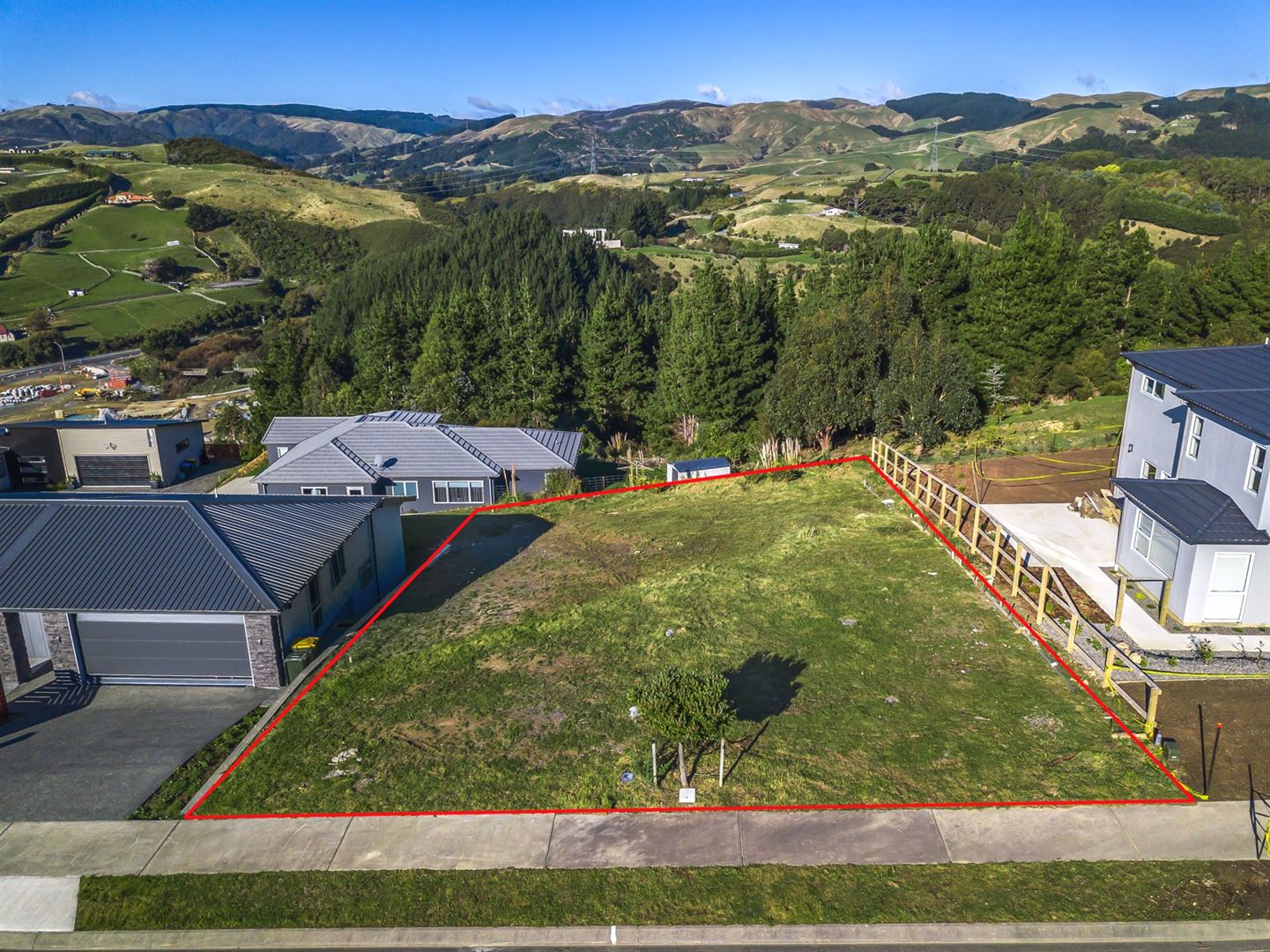 160 Endeavour Drive, Whitby, Porirua, 6 habitaciones, 2 baños