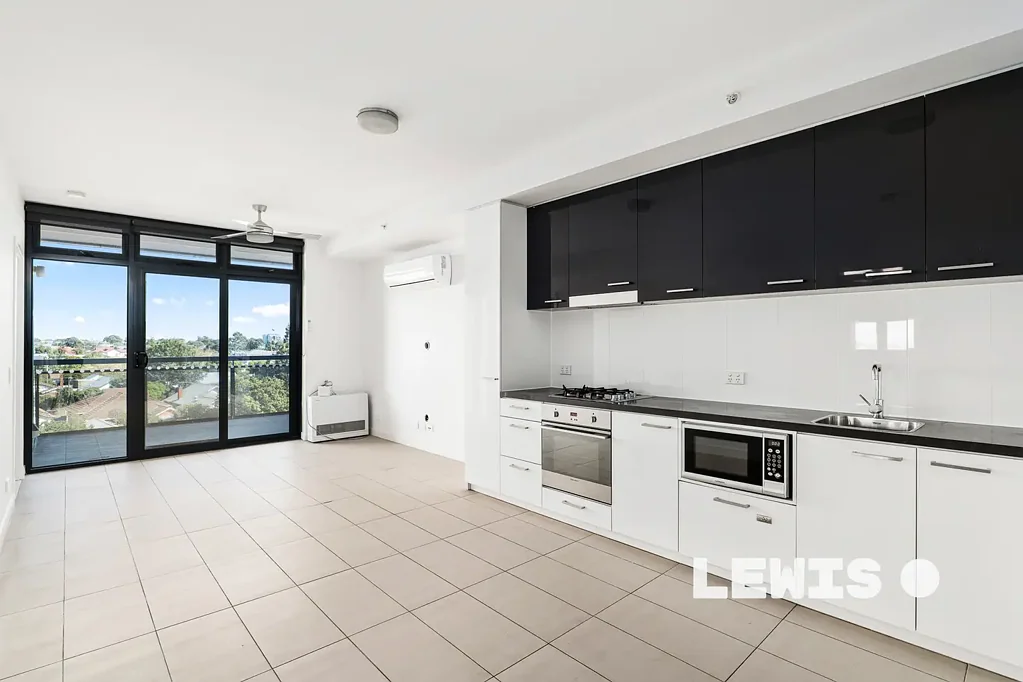 Coburg 2Zimmer Stylish & Light-Filled Apartment - A Smart Investment Opportunity