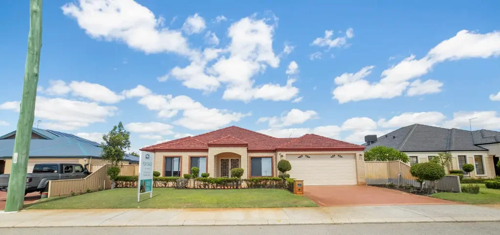 Canning Vale 4Phòng ngủ UNDER OFFER-Stunning Family Home!!!!