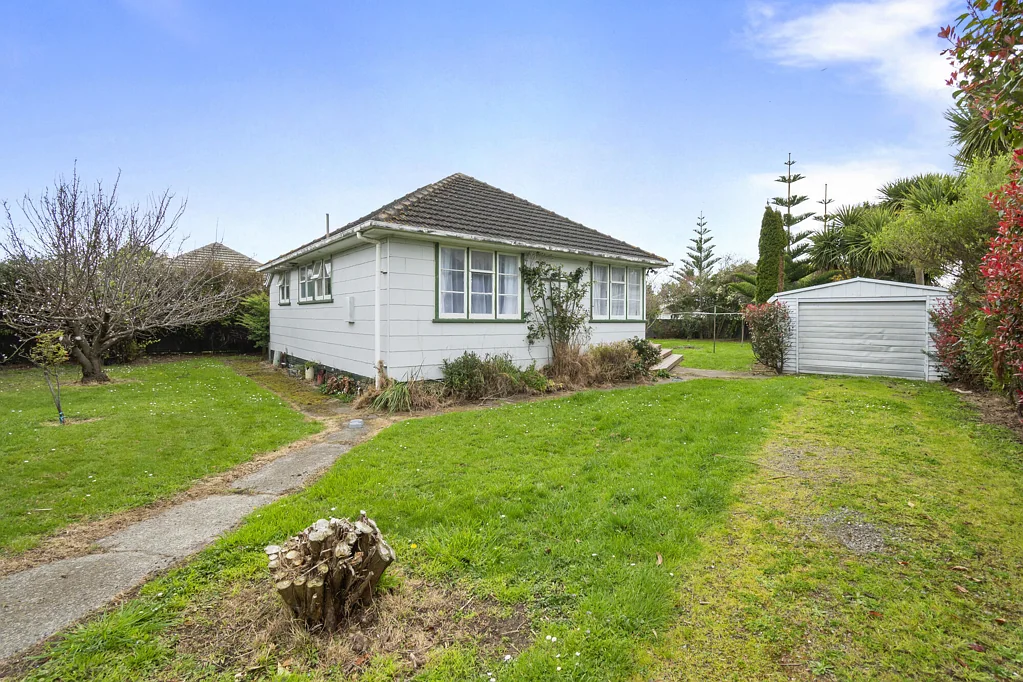 Roslyn 2Habitaciones Opportunity awaits - renovate or develop