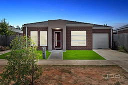 2 Viscosa Road, Brookfield
